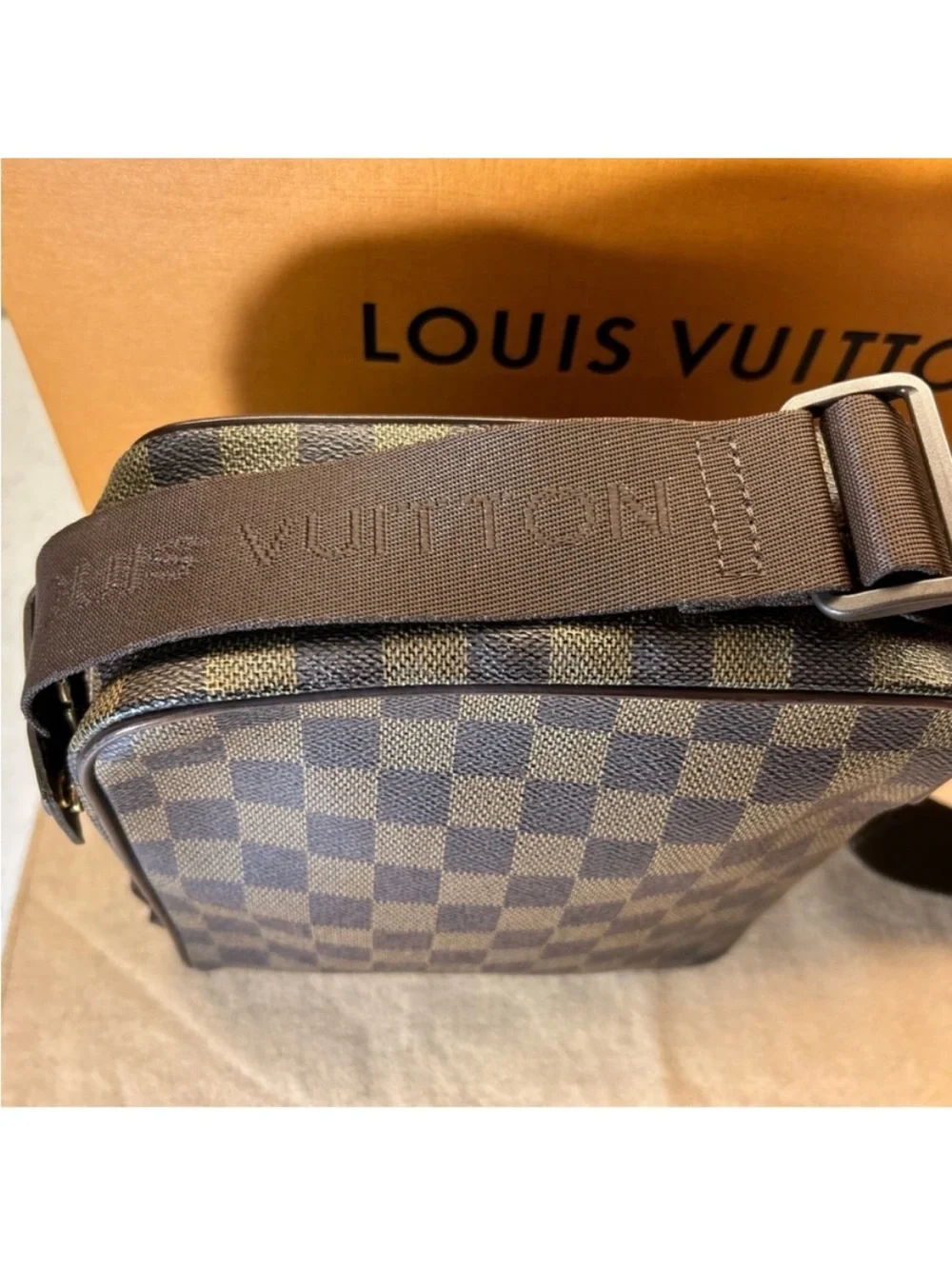Louis Vuitton Damier Crossbag